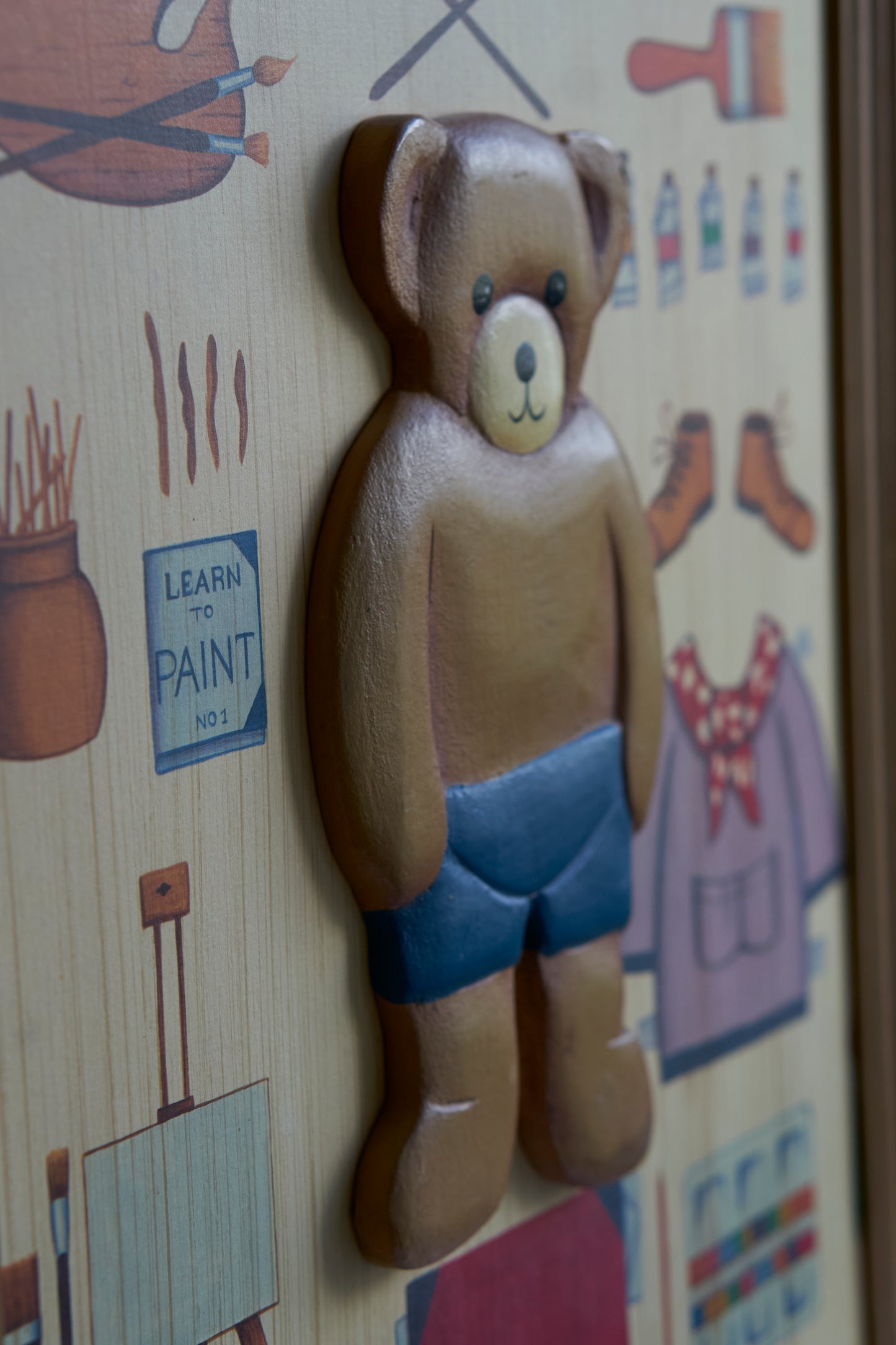 "Artist Bear" vintage handmade on the wood art piece (3D)