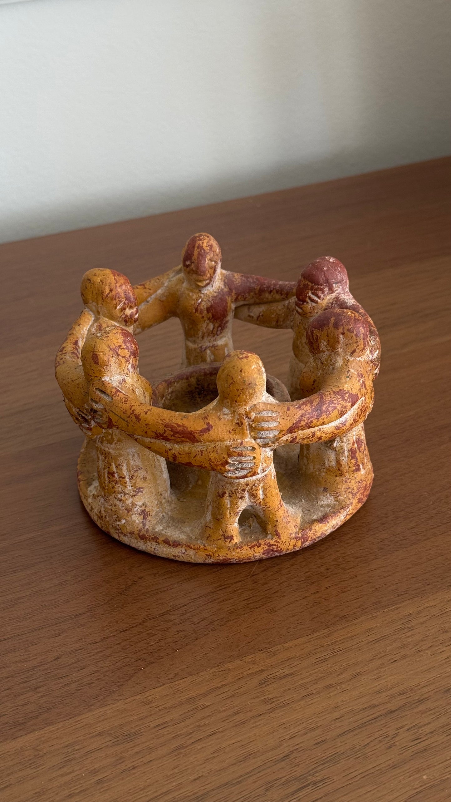 "Circle of Friends" candle holder