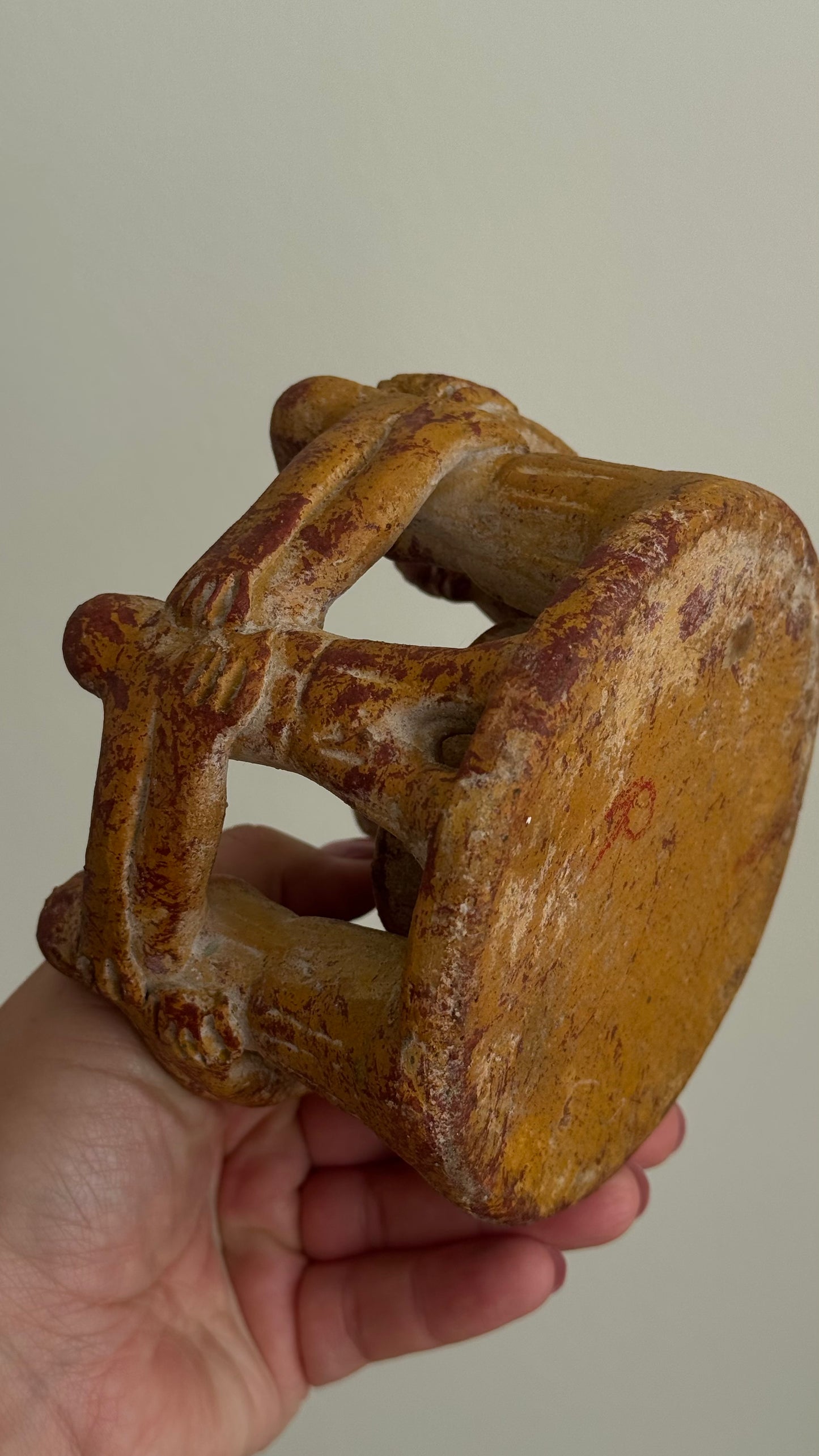"Circle of Friends" candle holder