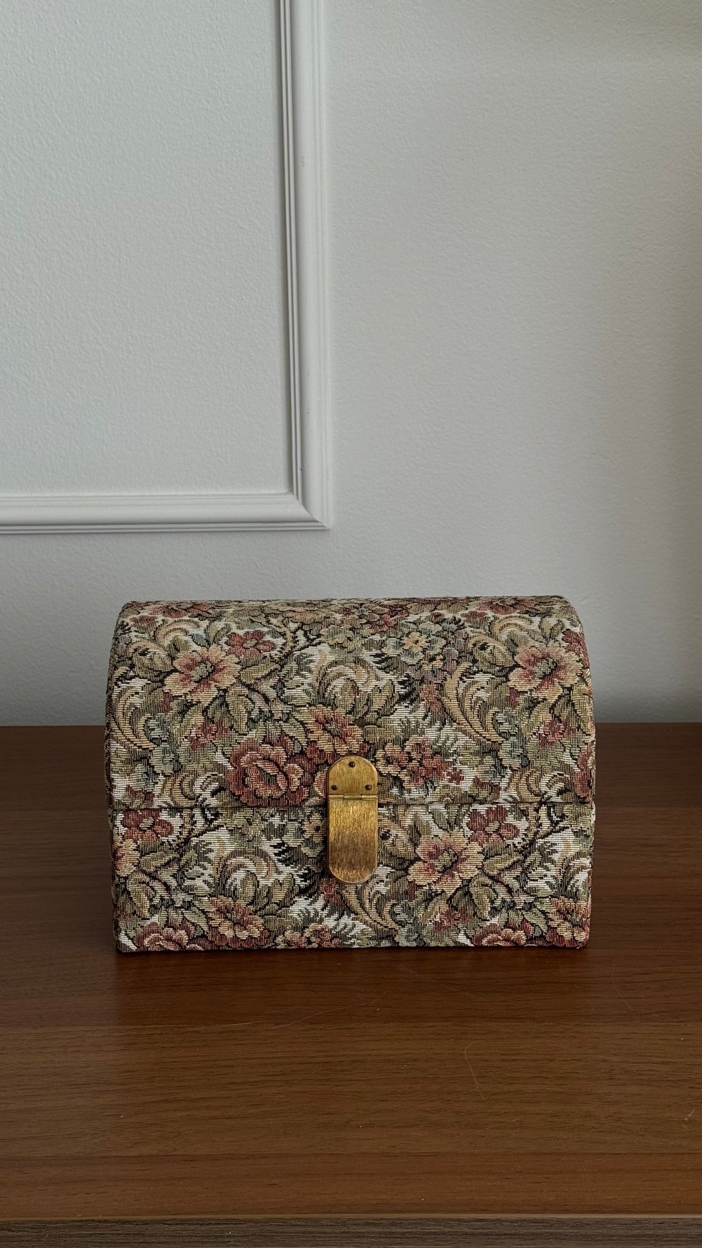 Vintage fabric jewelry box (made in Italy)